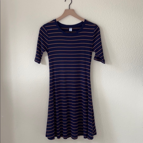 Old Navy Dresses & Skirts - Old Navy Striped Dress Size Medium